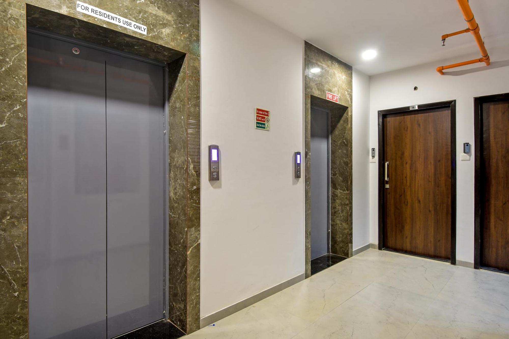 Hsquare Luxury Apartments Goregaon Mumbai Bilik gambar